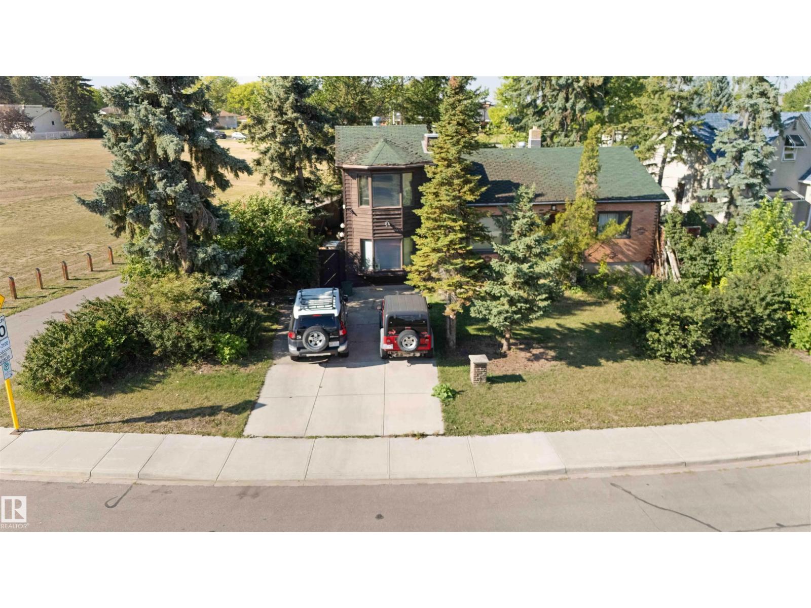 11026 110 Av Nw, Edmonton, Alberta  T5H 1H9 - Photo 1 - E4467532