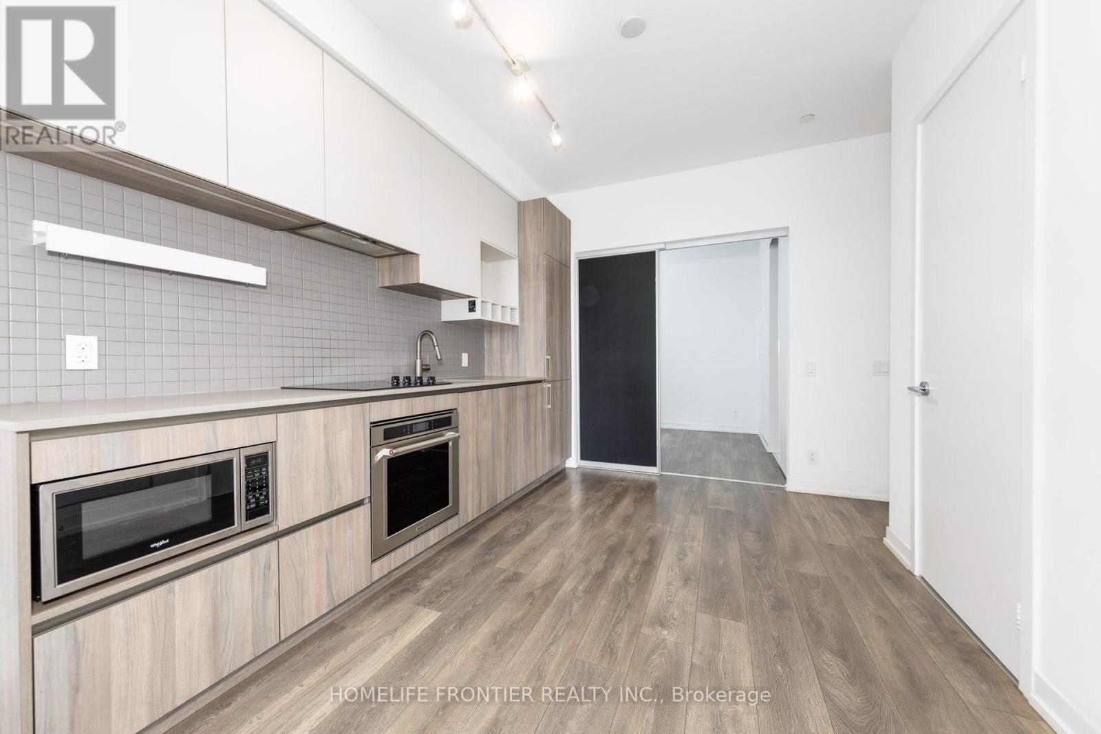 303 - 950 Portage Parkway, Vaughan, Ontario  L4K 0J7 - Photo 7 - N12605594