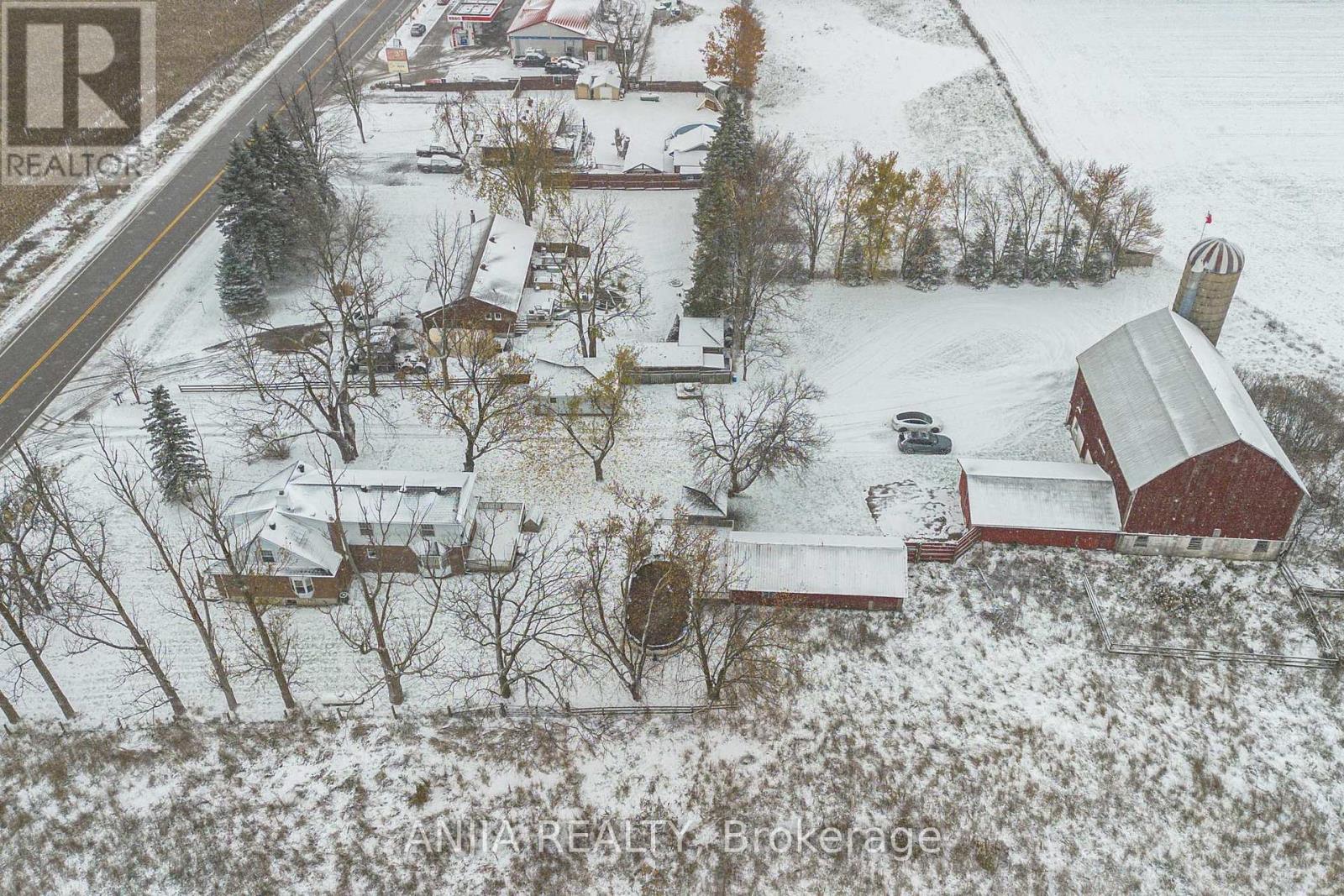 7092 Simcoe County 27 Road, Essa, Ontario  L0L 2N2 - Photo 13 - N12605754