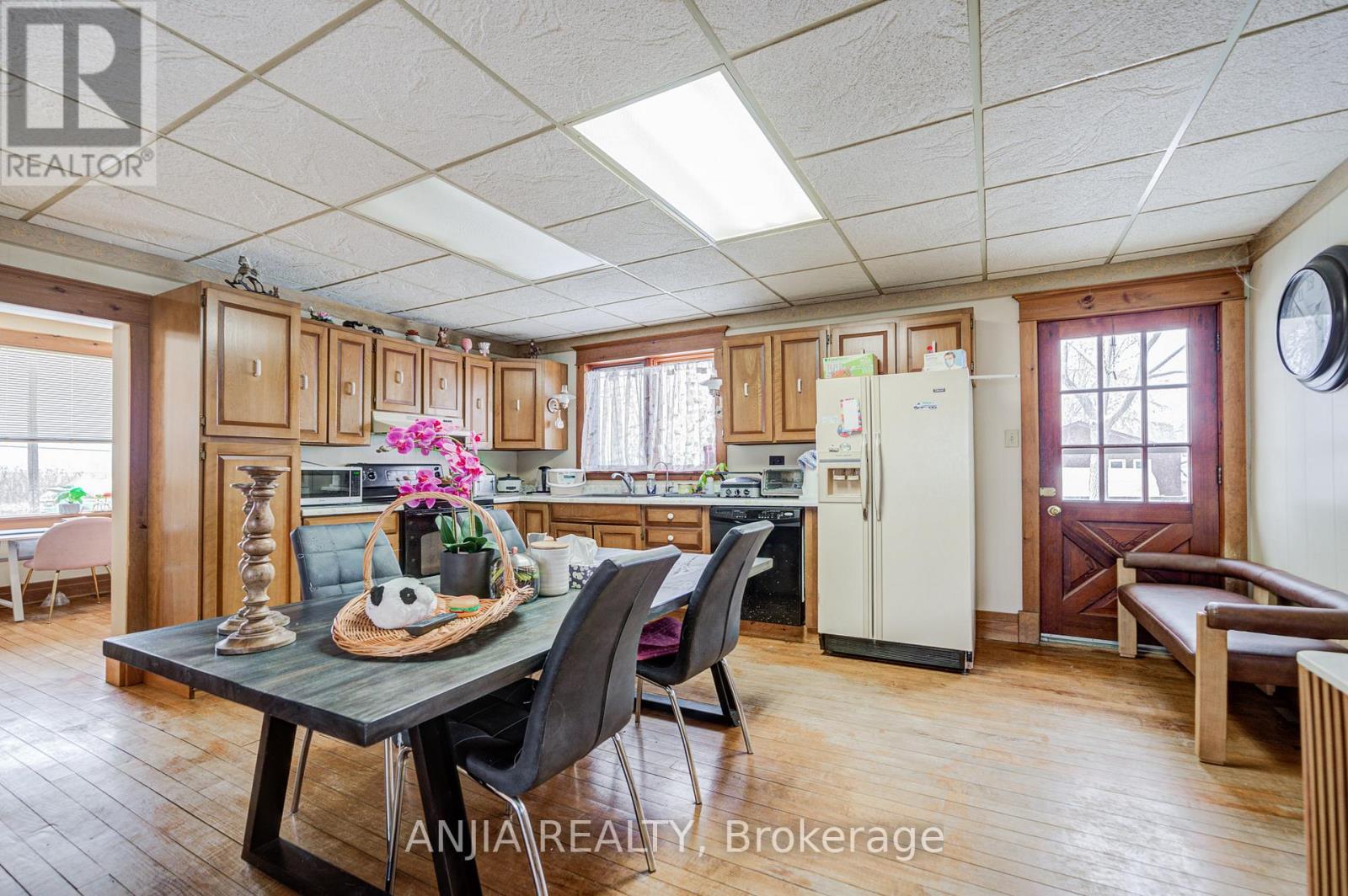 7092 Simcoe County 27 Road, Essa, Ontario  L0L 2N2 - Photo 18 - N12605754