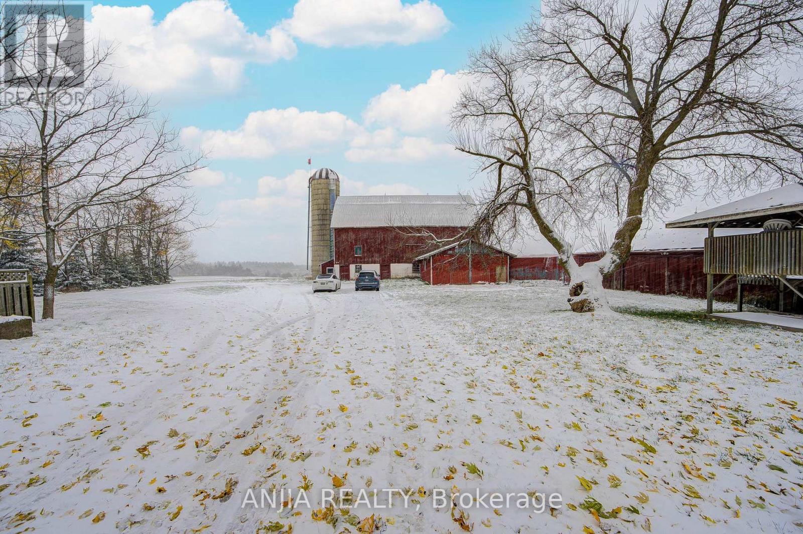 7092 Simcoe County 27 Road, Essa, Ontario  L0L 2N2 - Photo 2 - N12605754