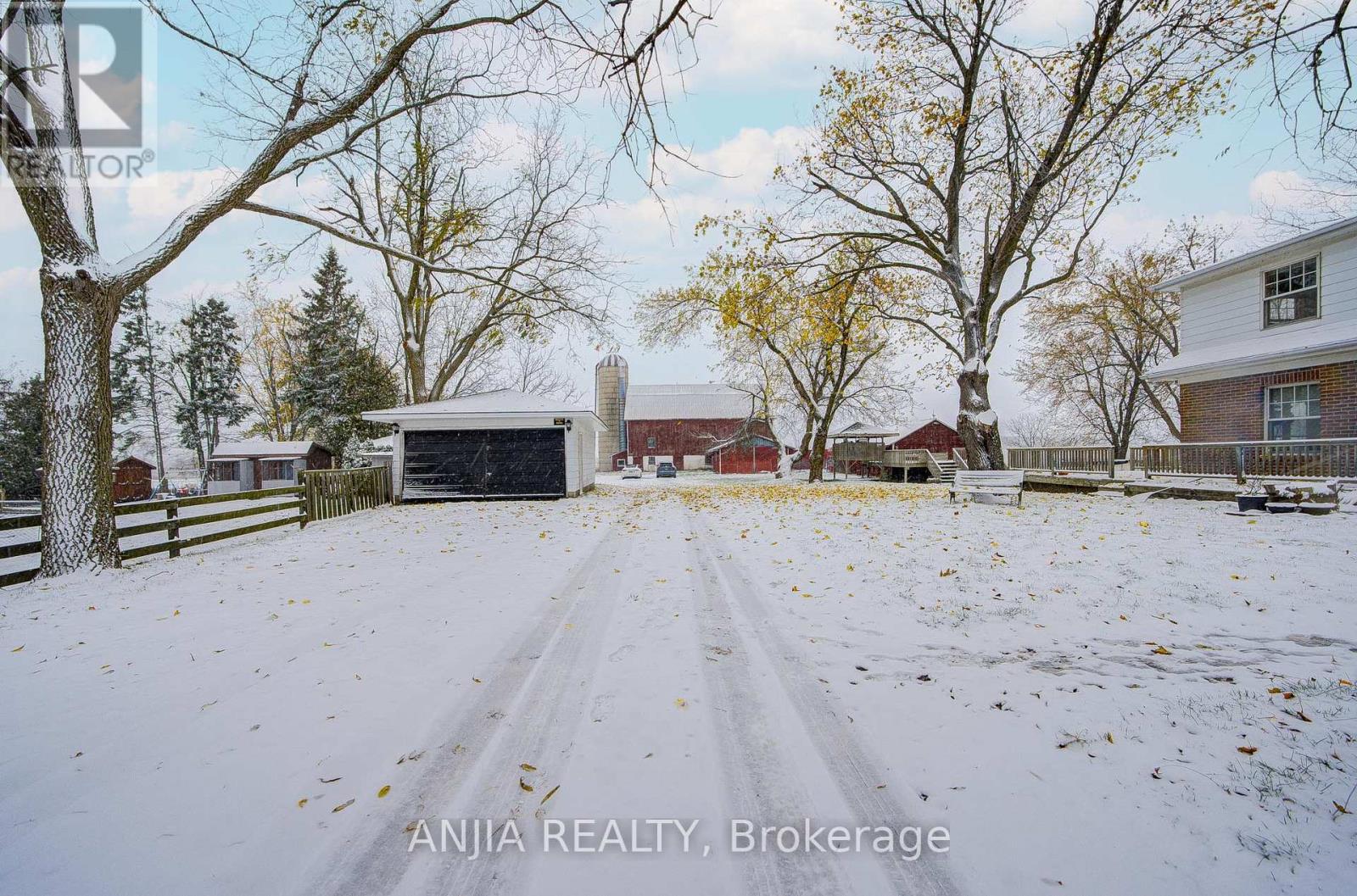 7092 Simcoe County 27 Road, Essa, Ontario  L0L 2N2 - Photo 3 - N12605754
