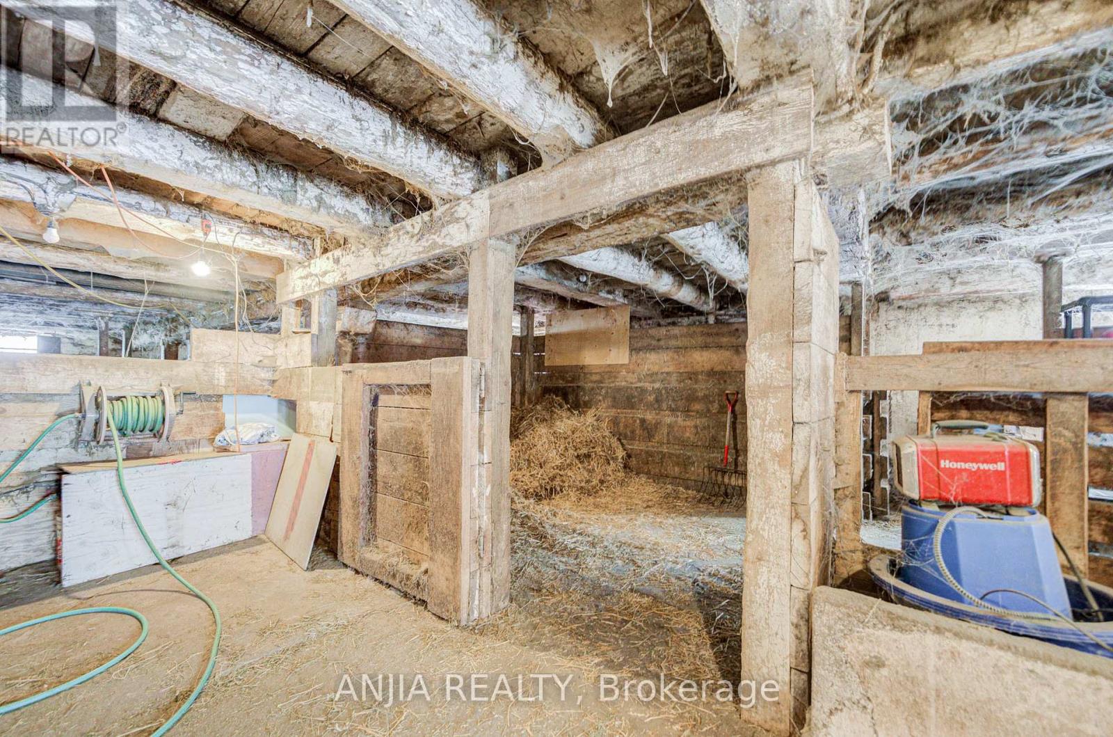 7092 Simcoe County 27 Road, Essa, Ontario  L0L 2N2 - Photo 41 - N12605754