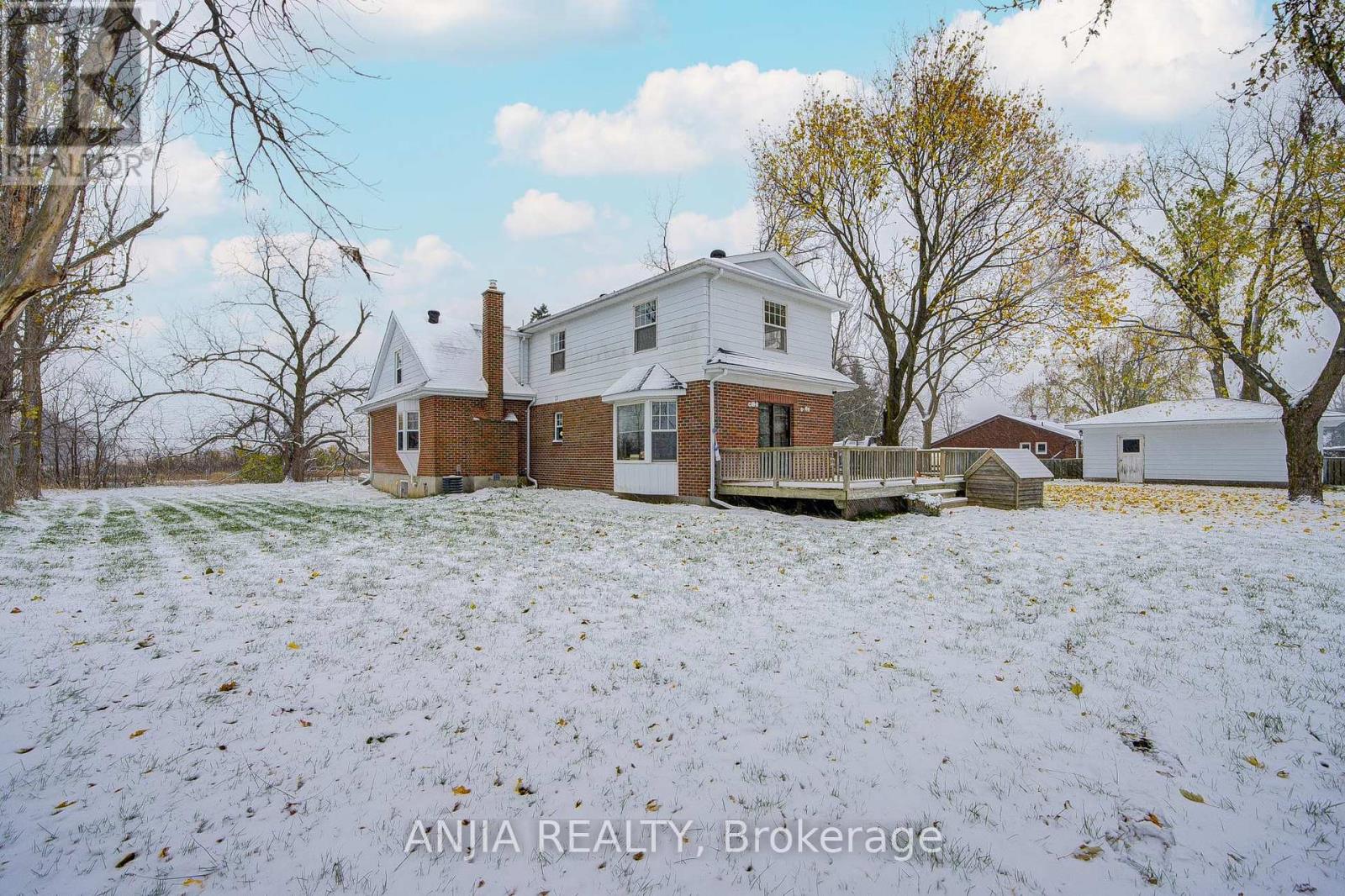 7092 Simcoe County 27 Road, Essa, Ontario  L0L 2N2 - Photo 5 - N12605754