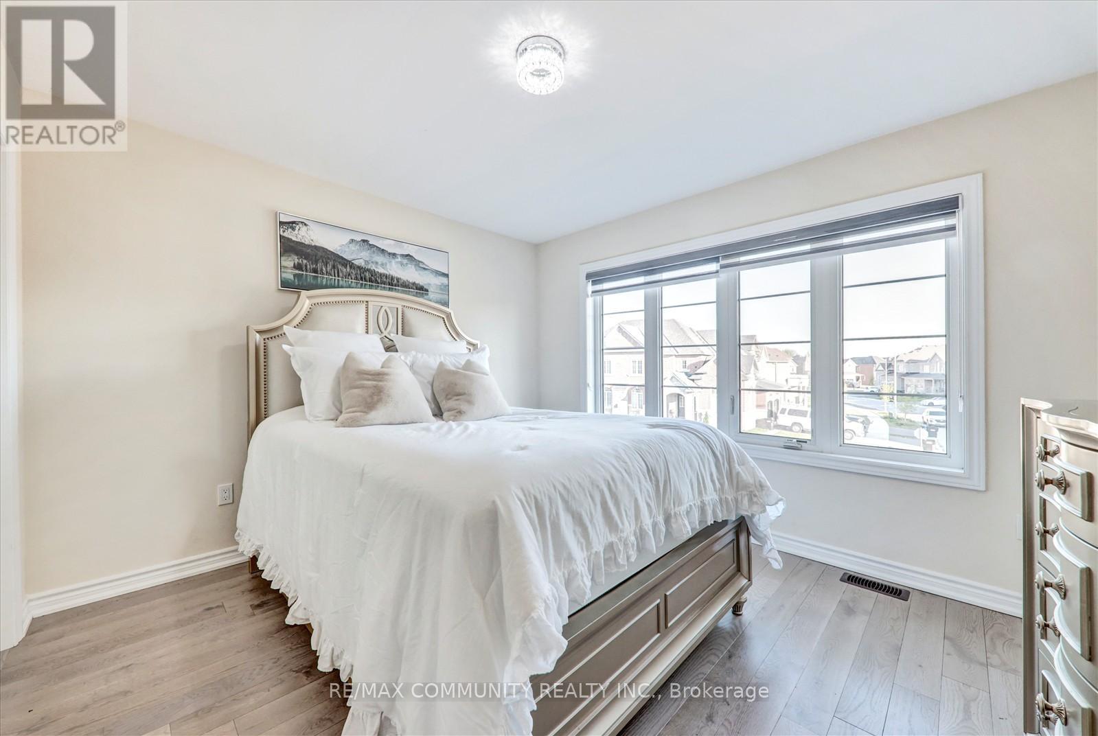 150 Jonkman Boulevard, Bradford West Gwillimbury, Ontario  L3Z 4J8 - Photo 36 - N12577254