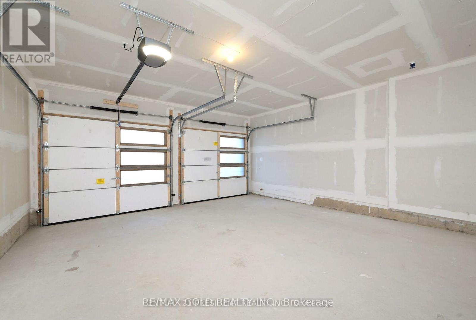 161 Terry Fox Drive, Barrie, Ontario  L9J 0L7 - Photo 33 - S12605648