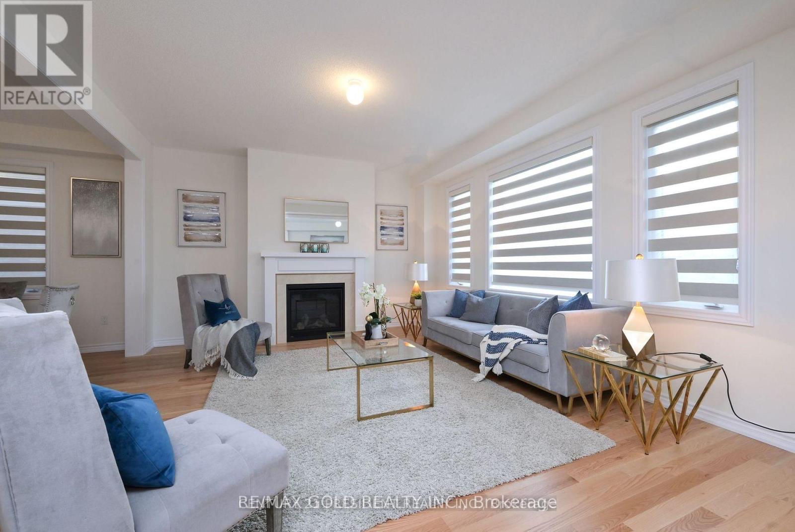 161 Terry Fox Drive, Barrie, Ontario  L9J 0L7 - Photo 8 - S12605648