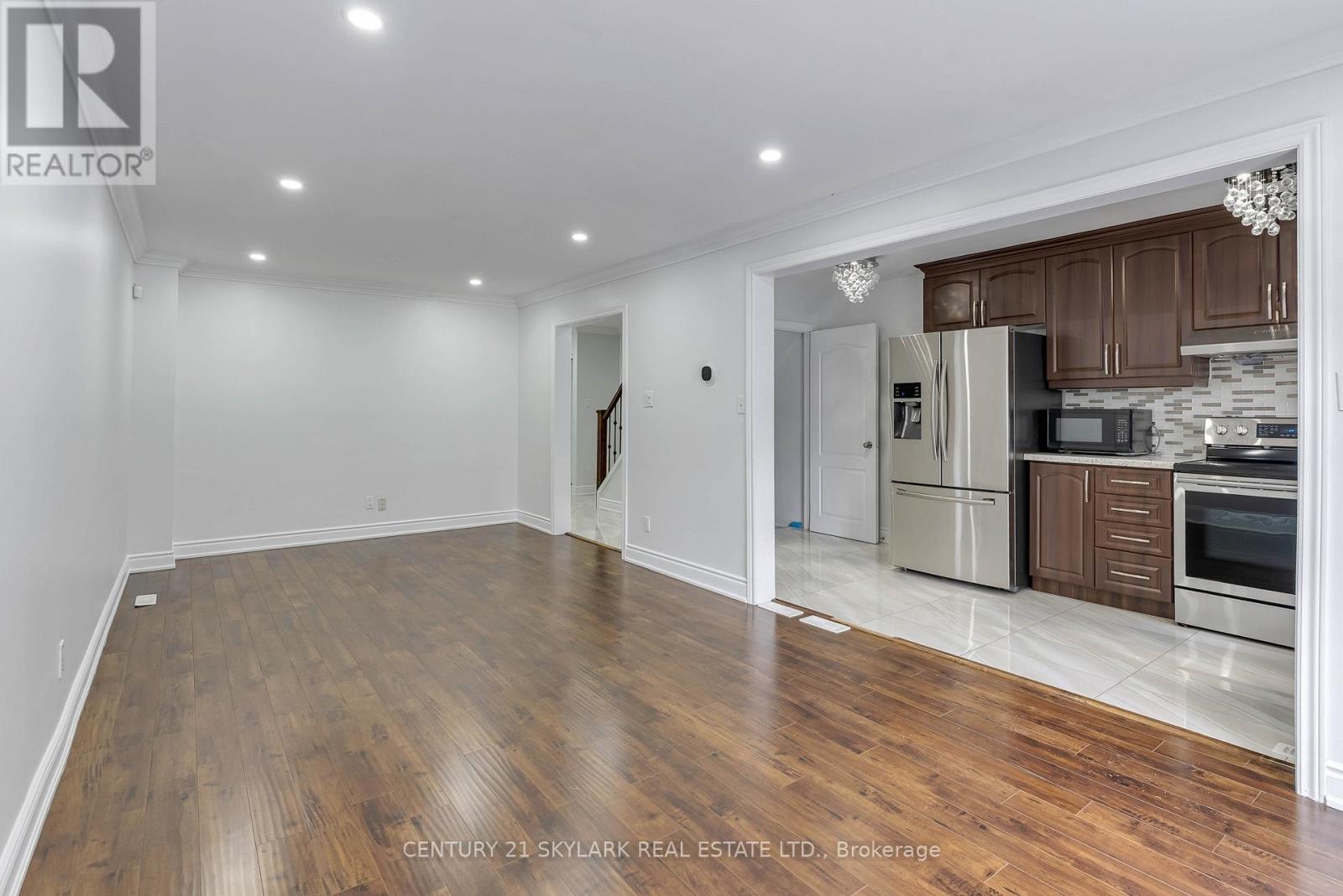 235 Fleetwood Crescent, Brampton, Ontario  L6T 2E7 - Photo 15 - W12605656