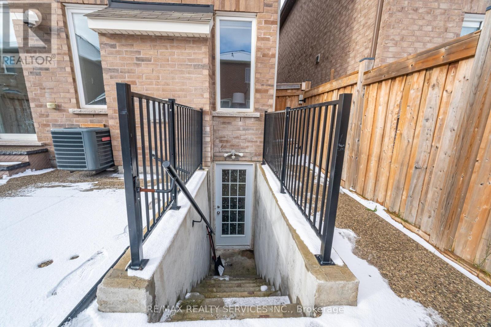 17 Averill Road, Brampton, Ontario  L7A 5A7 - Photo 48 - W12605666