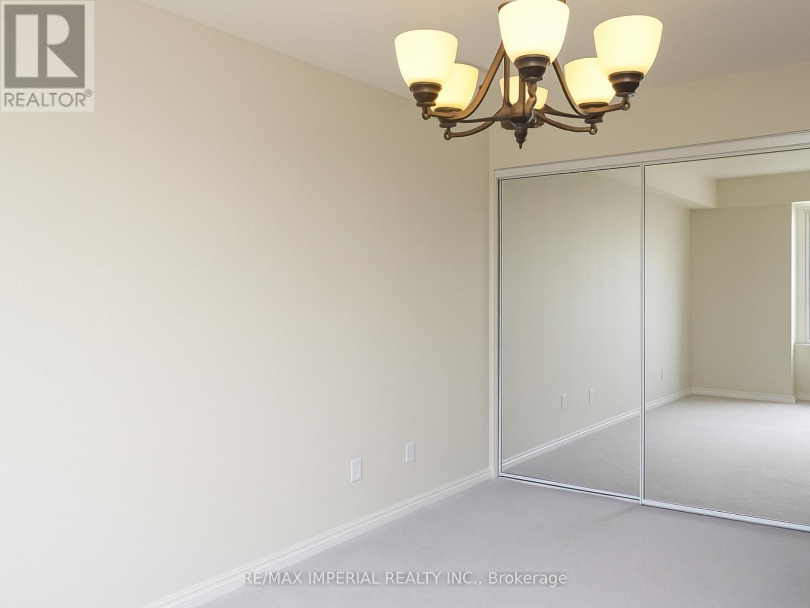 1604 - 35 Kingsbridge Garden Circle, Mississauga, Ontario  L5R 3Z5 - Photo 6 - W12605720