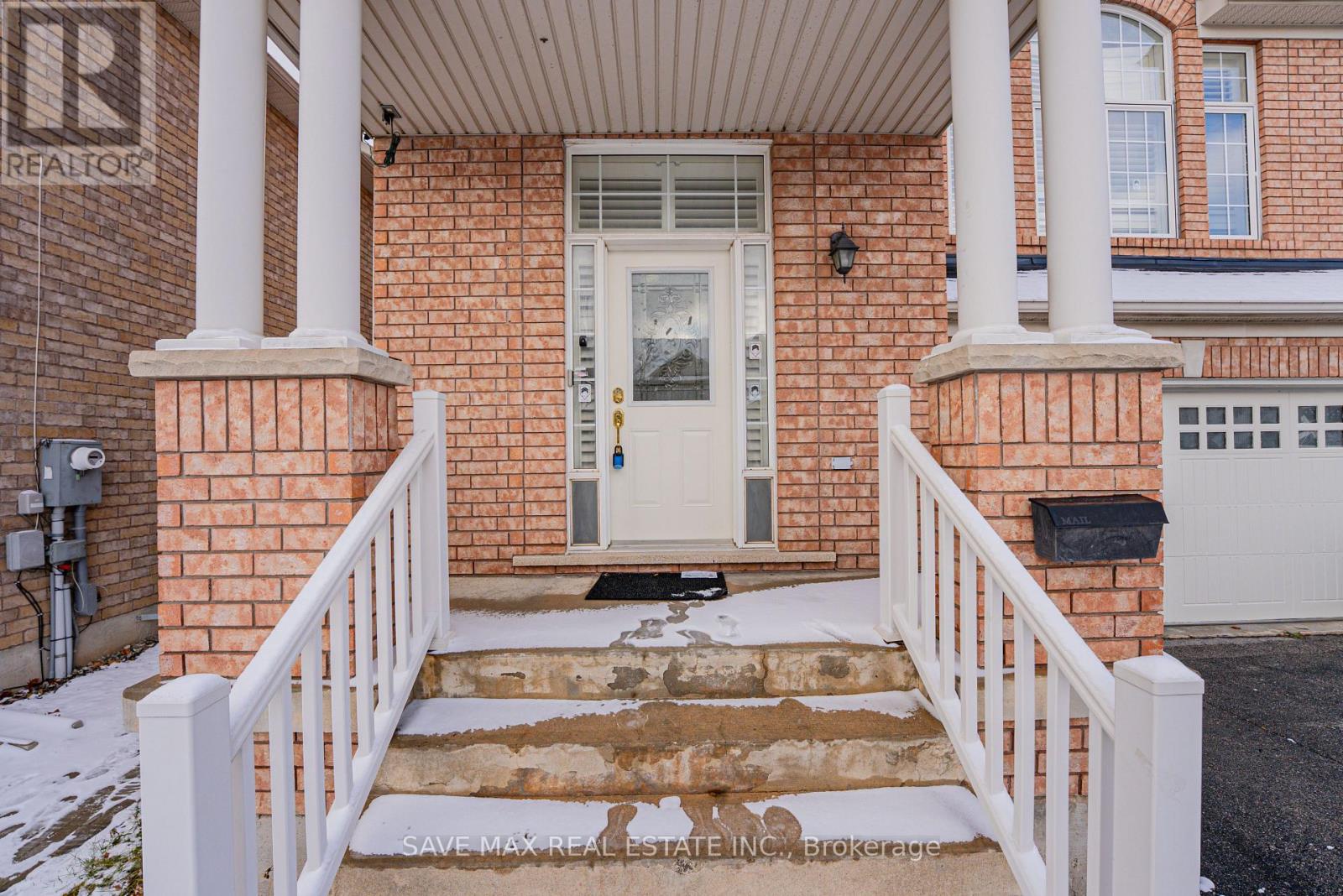 254 Fandango Drive, Brampton, Ontario  L6X 0M5 - Photo 3 - W12605778