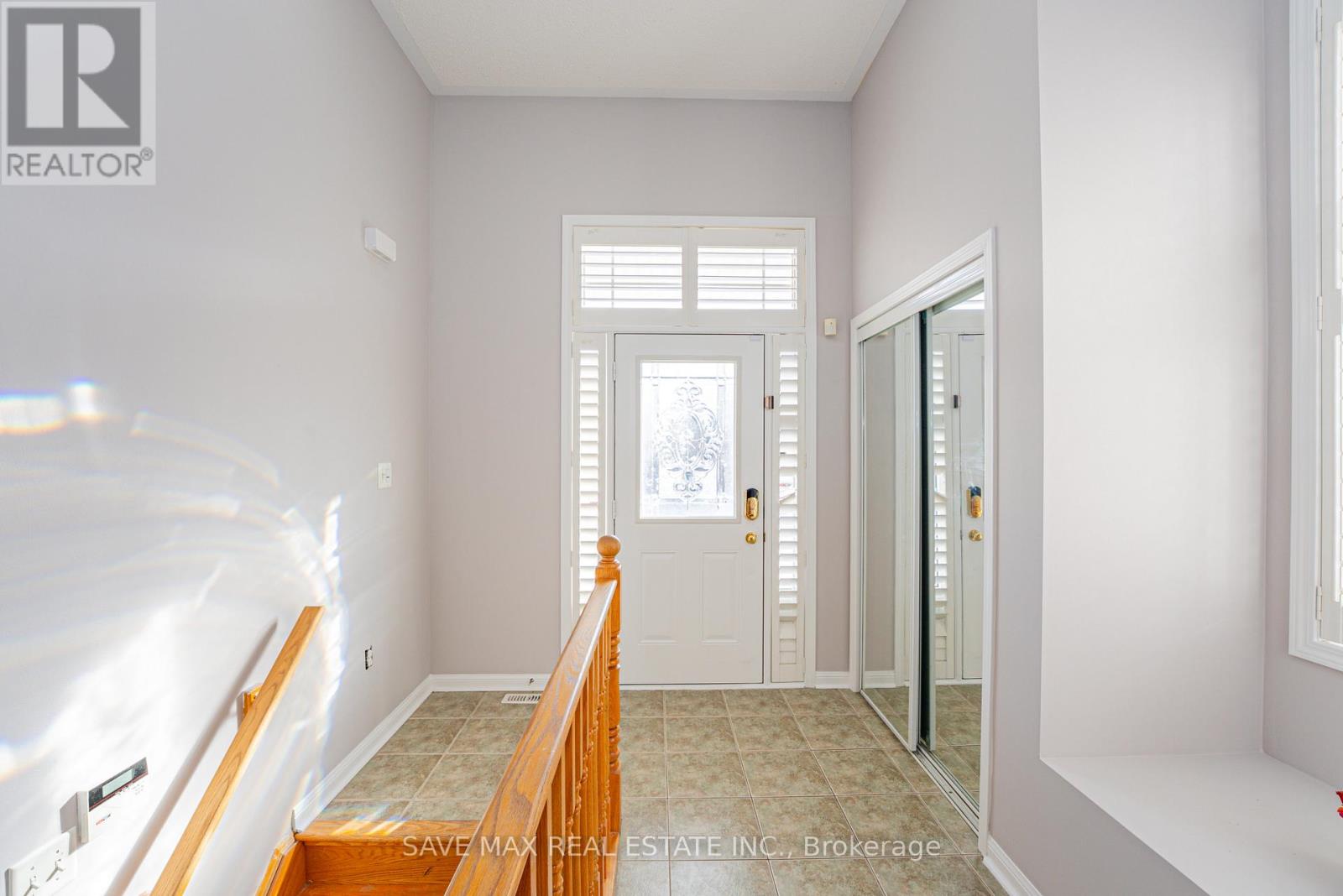 254 Fandango Drive, Brampton, Ontario  L6X 0M5 - Photo 4 - W12605778
