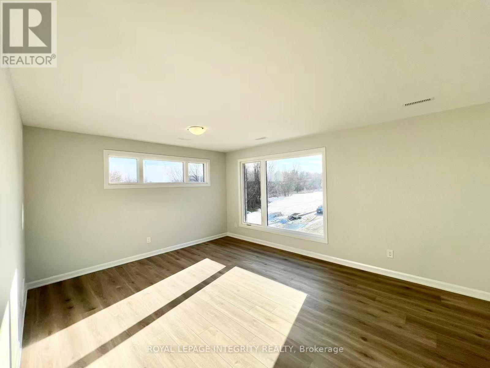 1118 Creekway Private, Ottawa, Ontario K2T 0S9 - Photo 4 - X12596278