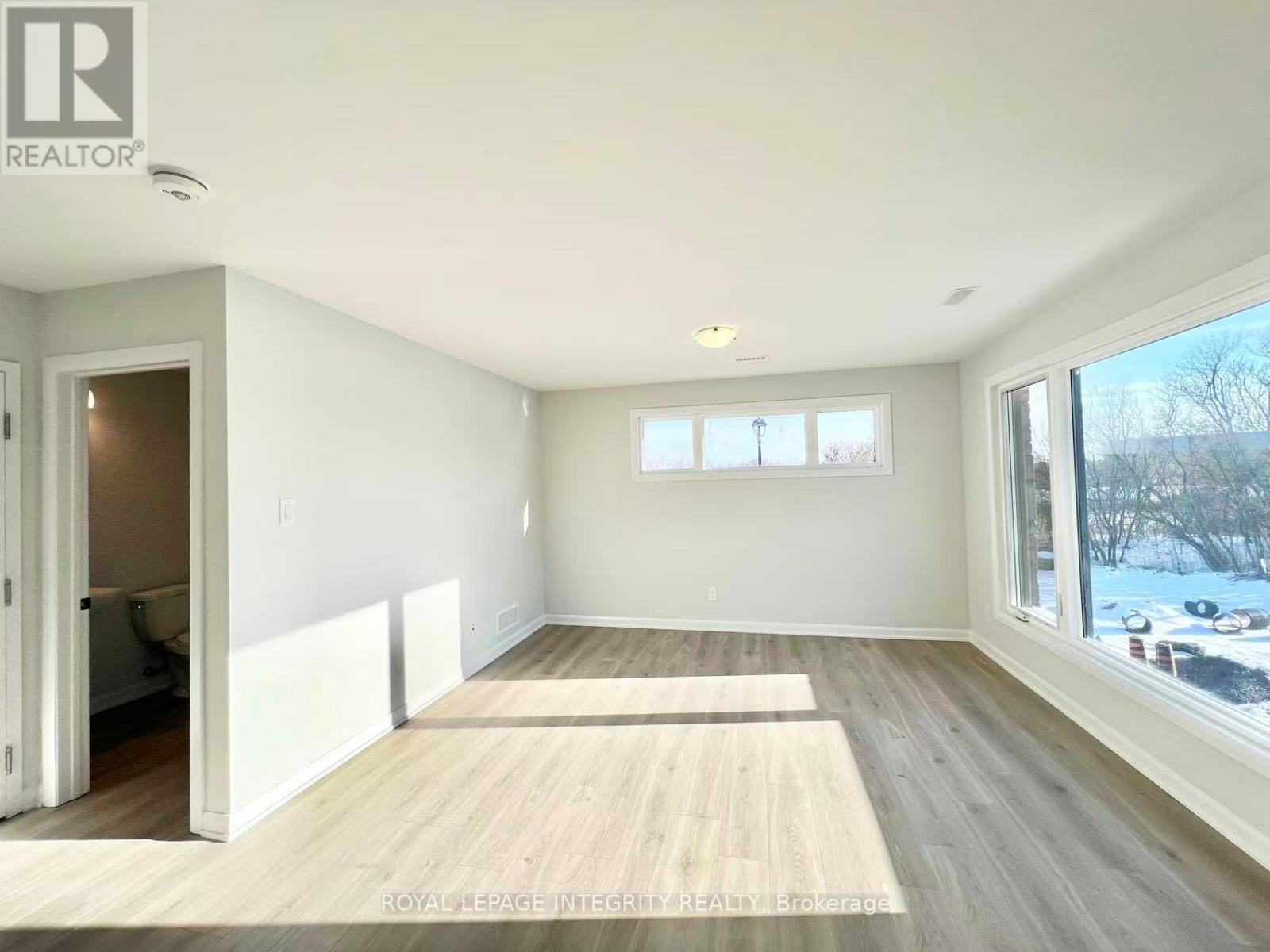 1118 Creekway Private, Ottawa, Ontario K2T 0S9 - Photo 9 - X12596278