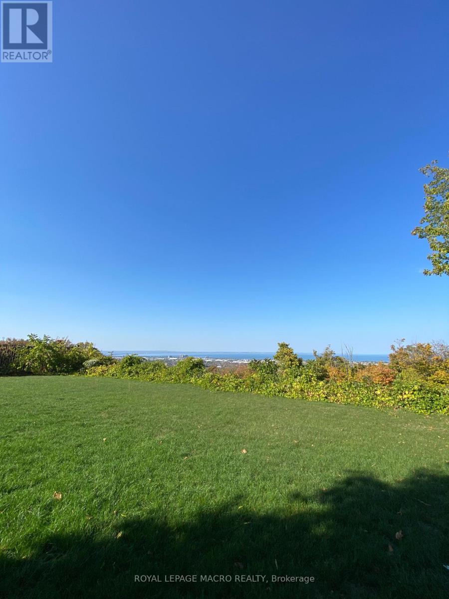 805 Ridge Road, Hamilton, Ontario  L8J 2Y3 - Photo 7 - X12605612