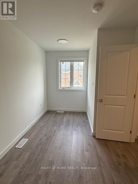 32 Waterleaf Trail, Welland, Ontario  L3C 0H6 - Photo 10 - X12605650