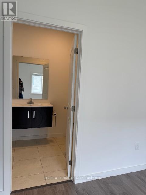 32 Waterleaf Trail, Welland, Ontario  L3C 0H6 - Photo 12 - X12605650