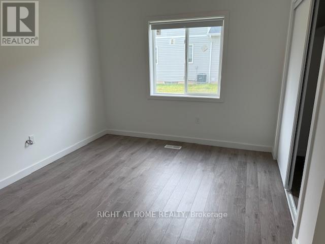 32 Waterleaf Trail, Welland, Ontario  L3C 0H6 - Photo 22 - X12605650