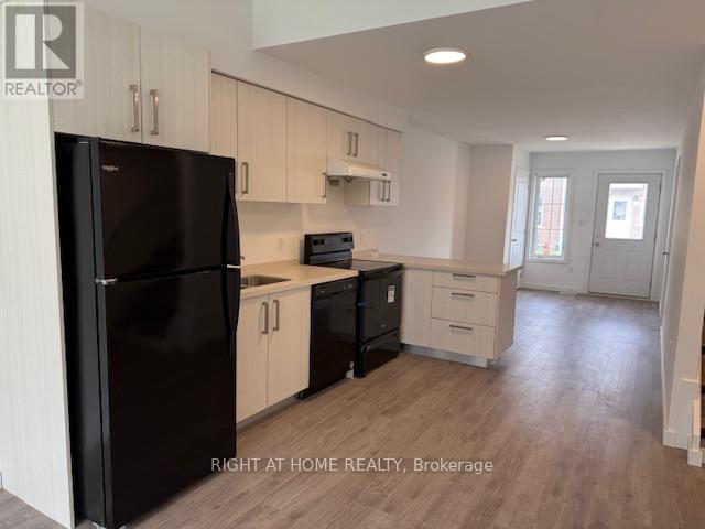 32 Waterleaf Trail, Welland, Ontario  L3C 0H6 - Photo 5 - X12605650