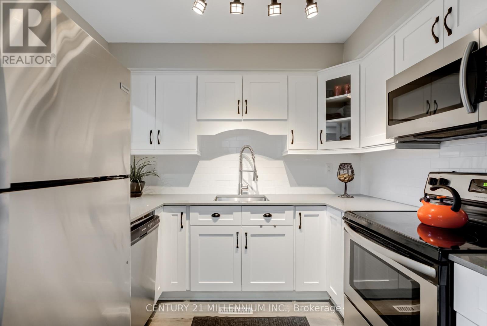 3 Orange Mill Court, Orangeville, Ontario L9W 3R6 - Photo 10 - W12508510