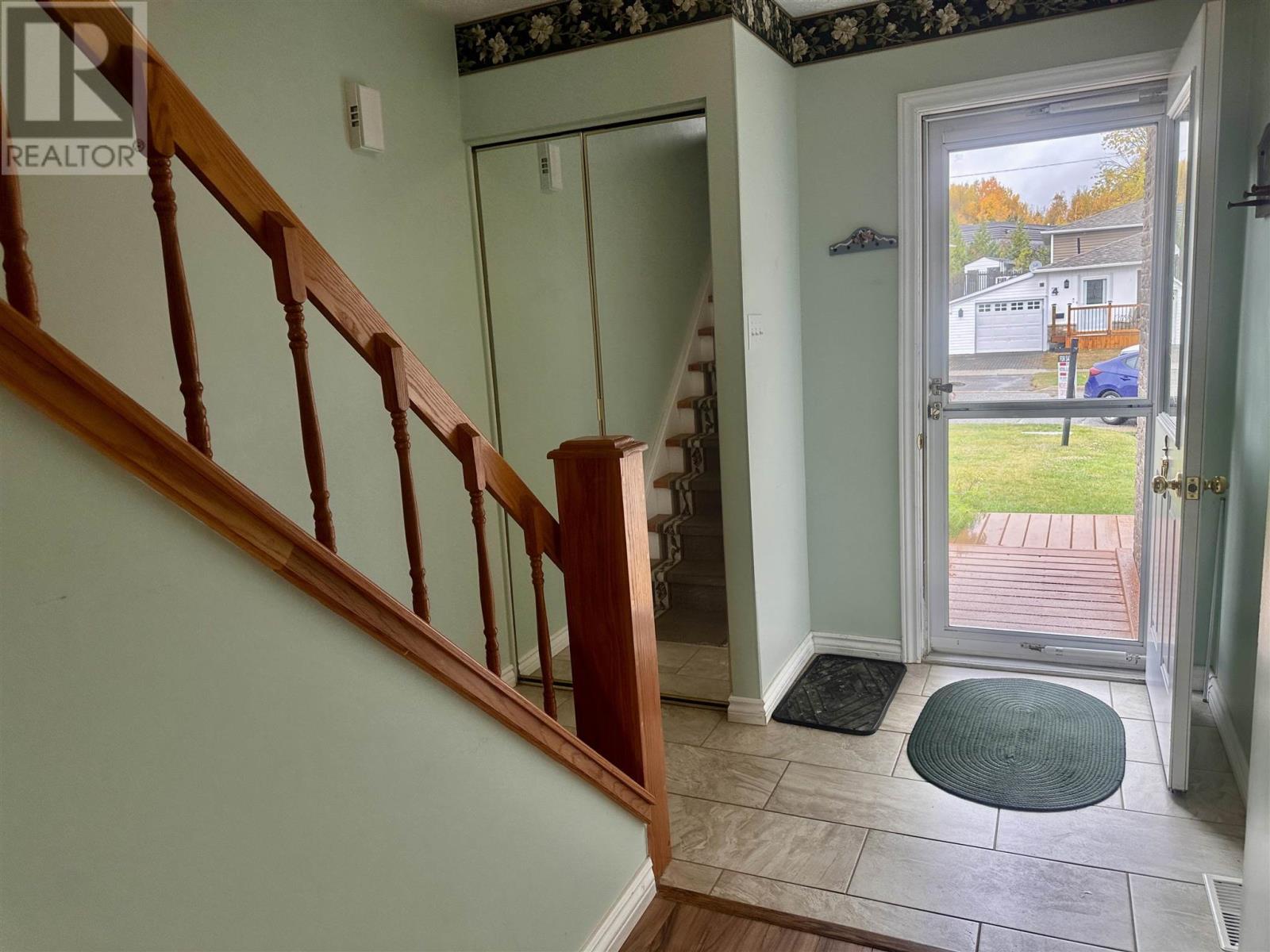 3 Farrell Cres, Elliot Lake, Ontario  P5A 3N5 - Photo 3 - SM253419