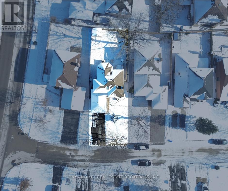 143 Golfview Road, London South, Ontario  N6C 5V4 - Photo 3 - X12605820