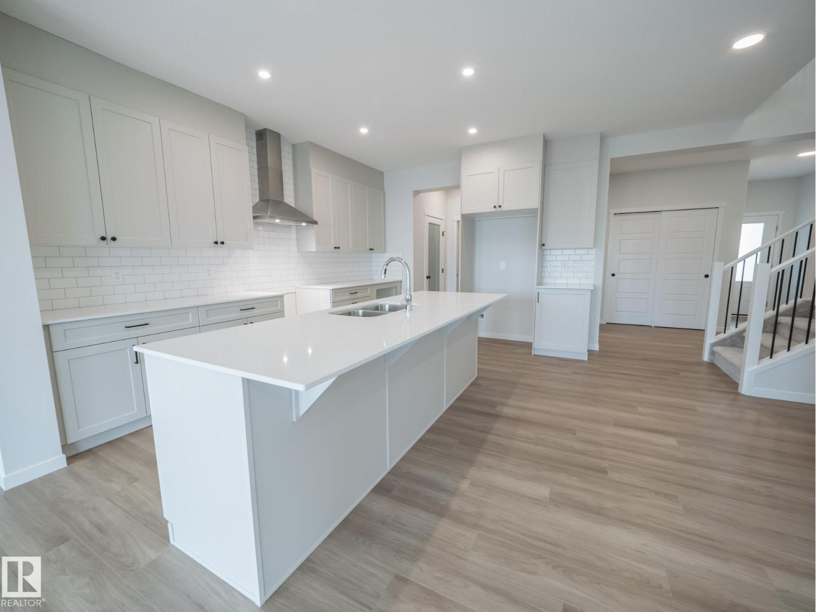 6957 176a Av Nw, Edmonton, Alberta  T5Z 0W8 - Photo 5 - E4467542