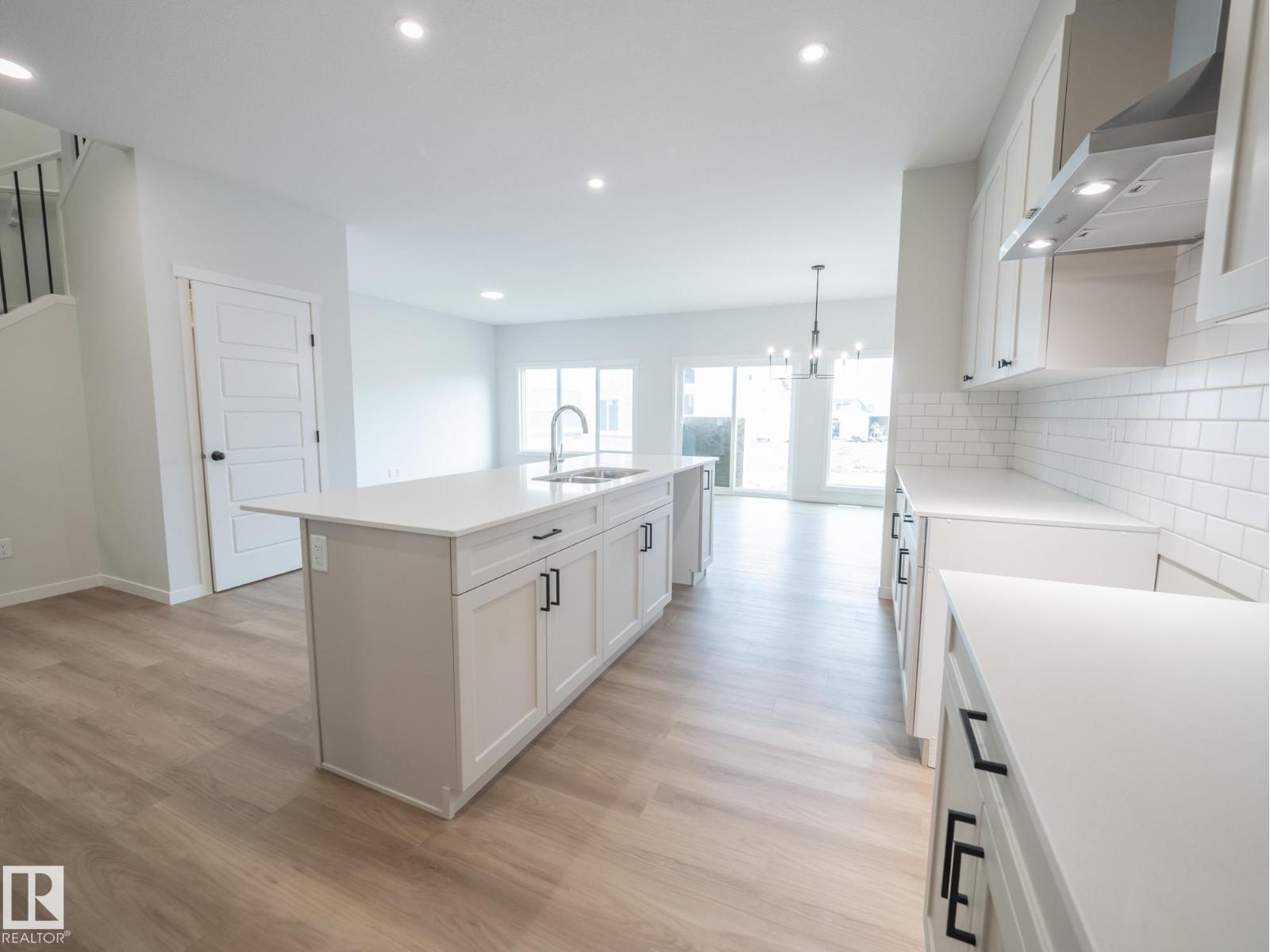 6957 176a Av Nw, Edmonton, Alberta  T5Z 0W8 - Photo 7 - E4467542