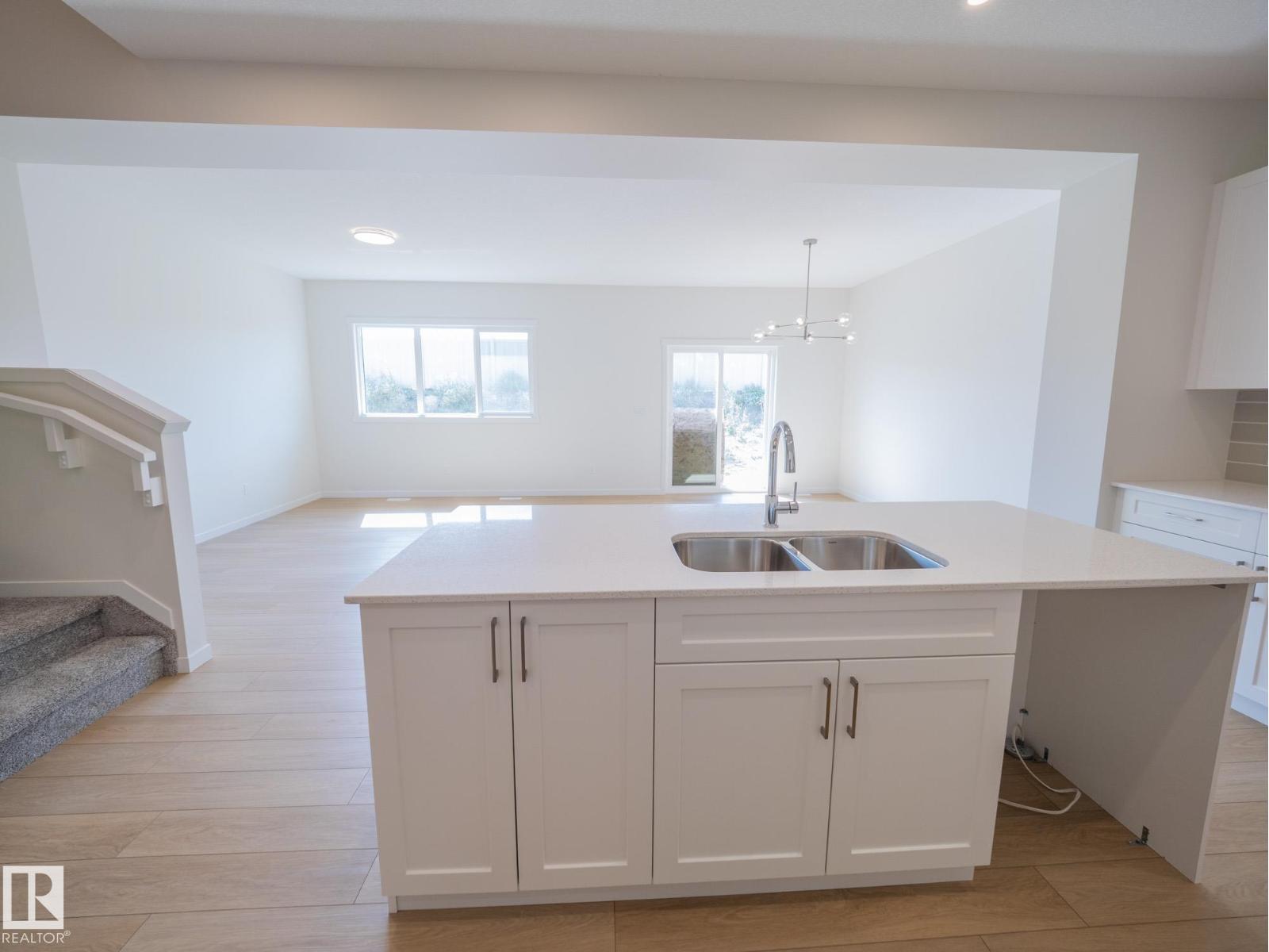 17435 2 St Nw, Edmonton, Alberta  T5Y 4G6 - Photo 10 - E4467551