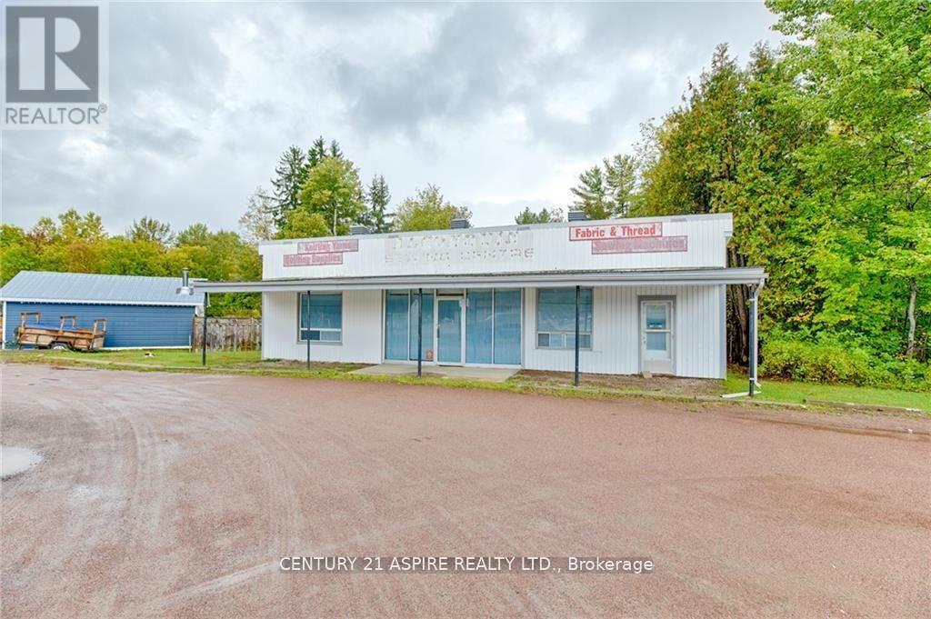 2096 PETAWAWA BOULEVARD, Petawawa, Ontario