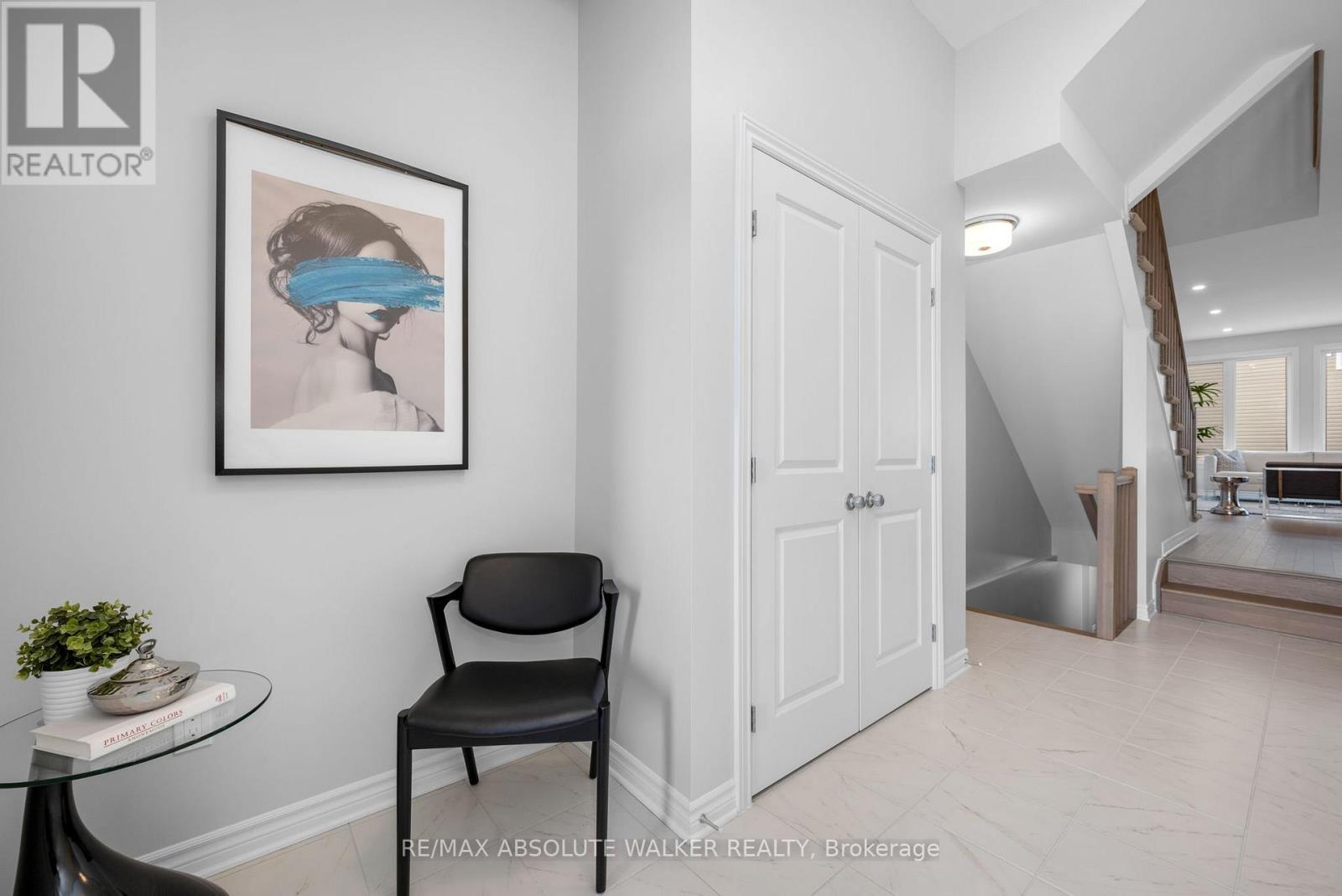 152 Kerala Place, Ottawa, Ontario  K1T 0Z3 - Photo 3 - X12605810