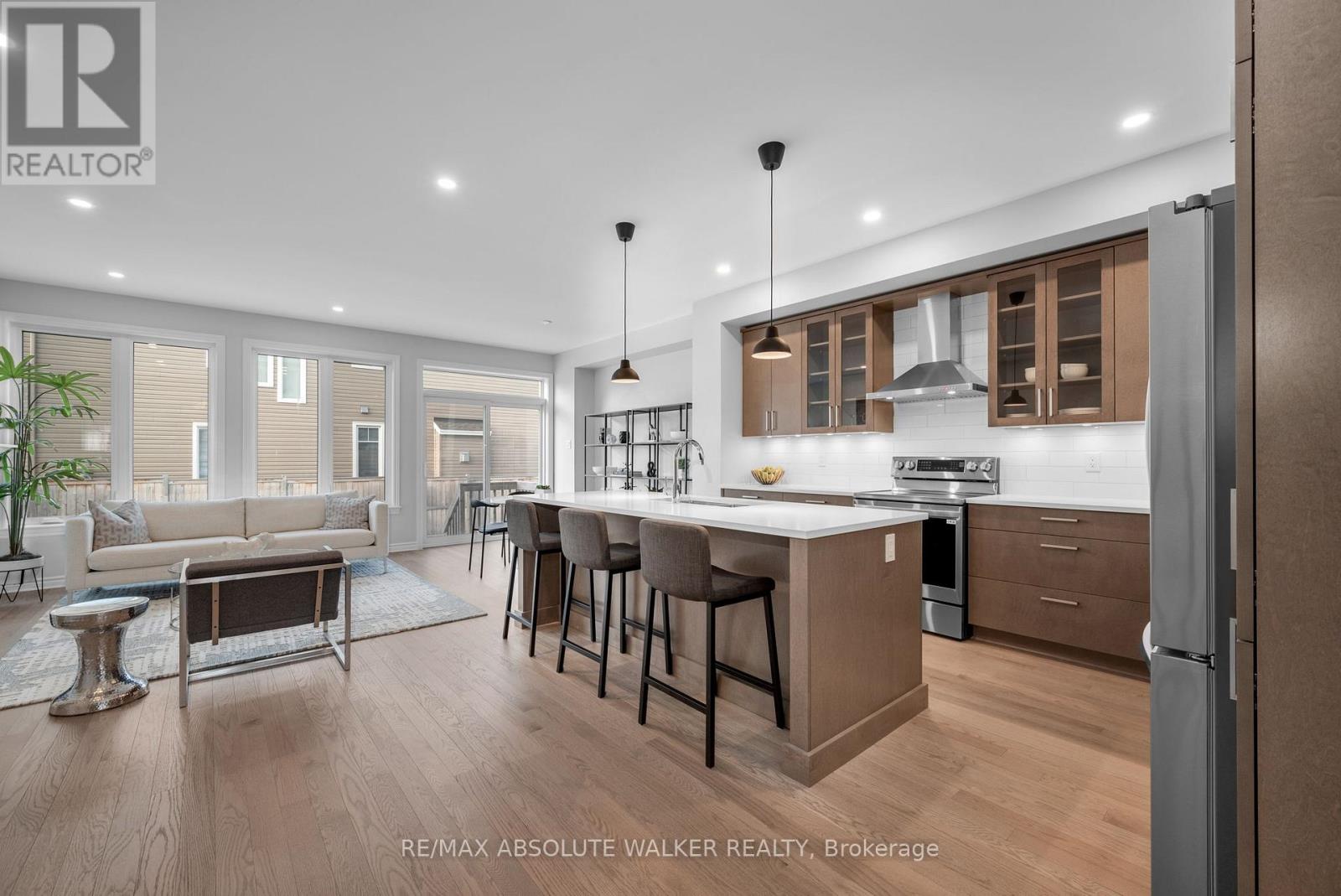 152 Kerala Place, Ottawa, Ontario  K1T 0Z3 - Photo 5 - X12605810