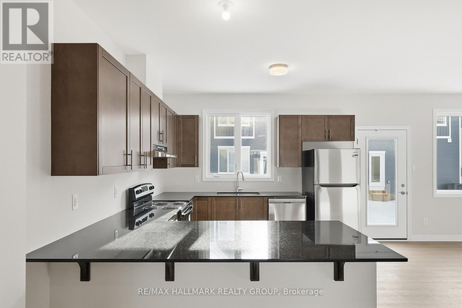 216 Ryan Reynolds Way, Ottawa, Ontario  K4A 5T6 - Photo 11 - X12605868