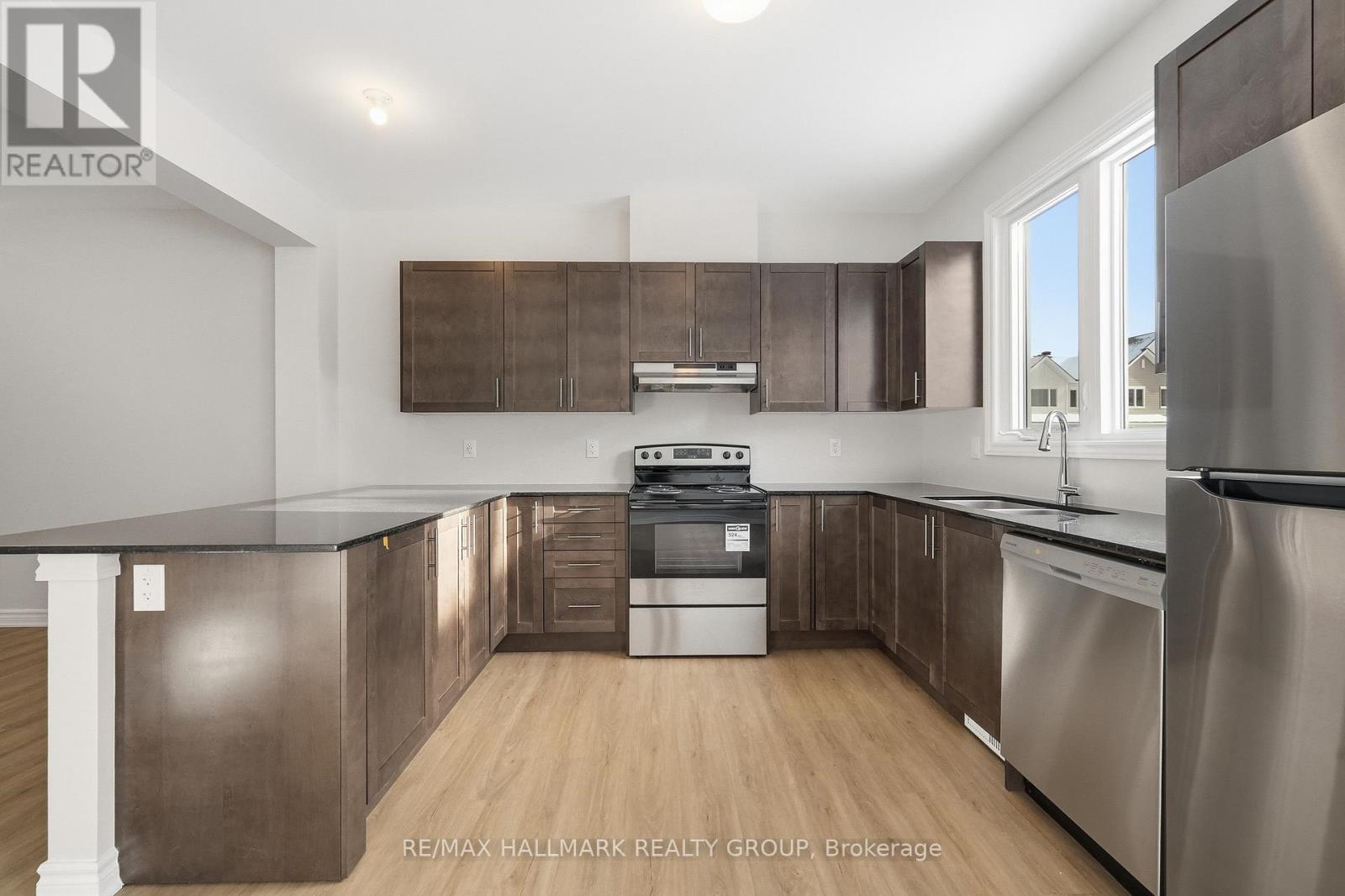 216 Ryan Reynolds Way, Ottawa, Ontario  K4A 5T6 - Photo 12 - X12605868