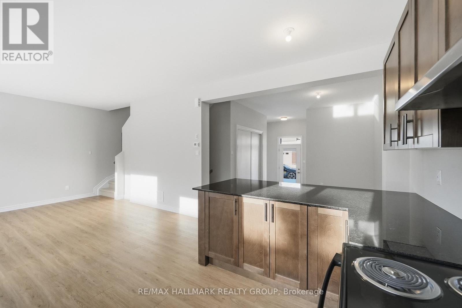 216 Ryan Reynolds Way, Ottawa, Ontario  K4A 5T6 - Photo 13 - X12605868