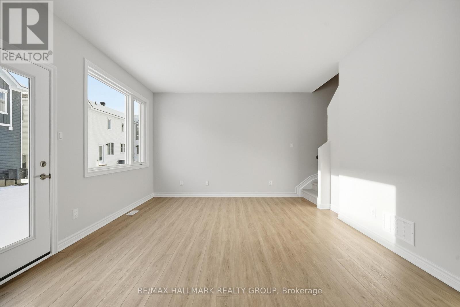 216 Ryan Reynolds Way, Ottawa, Ontario  K4A 5T6 - Photo 14 - X12605868