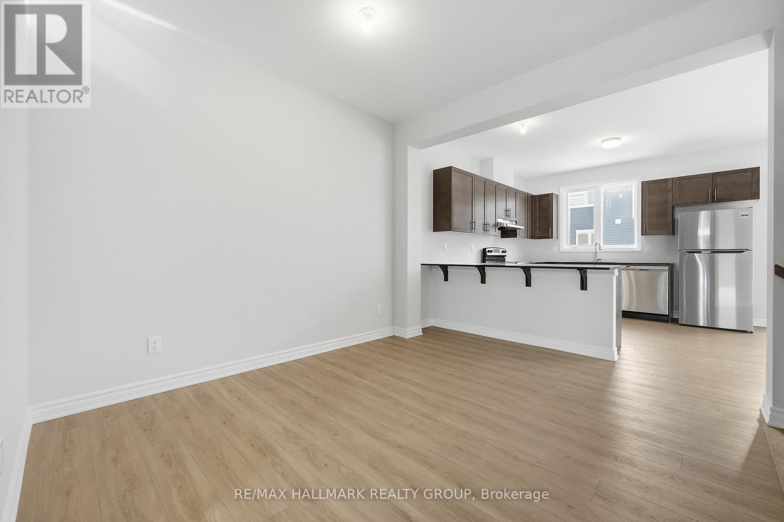 216 Ryan Reynolds Way, Ottawa, Ontario  K4A 5T6 - Photo 7 - X12605868