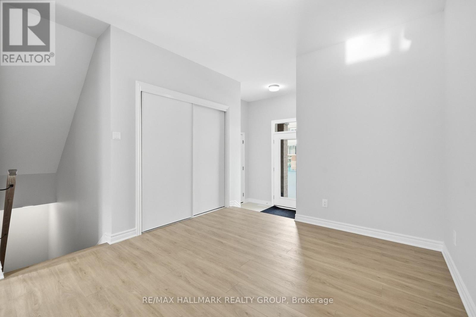 216 Ryan Reynolds Way, Ottawa, Ontario  K4A 5T6 - Photo 9 - X12605868