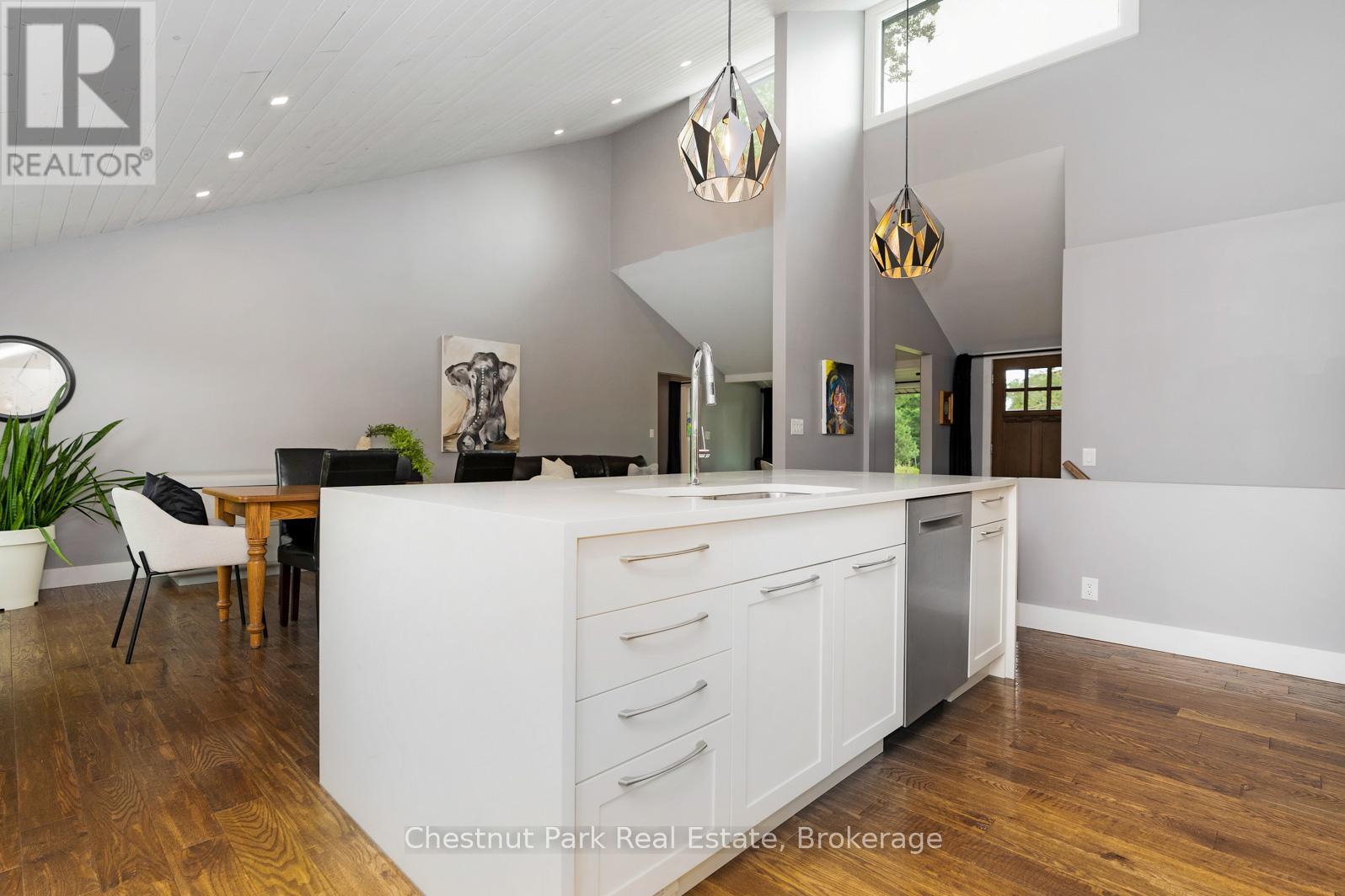 2890 Nottawasaga Conc 10 N, Clearview, Ontario  L9Y 3Y9 - Photo 6 - S12603906