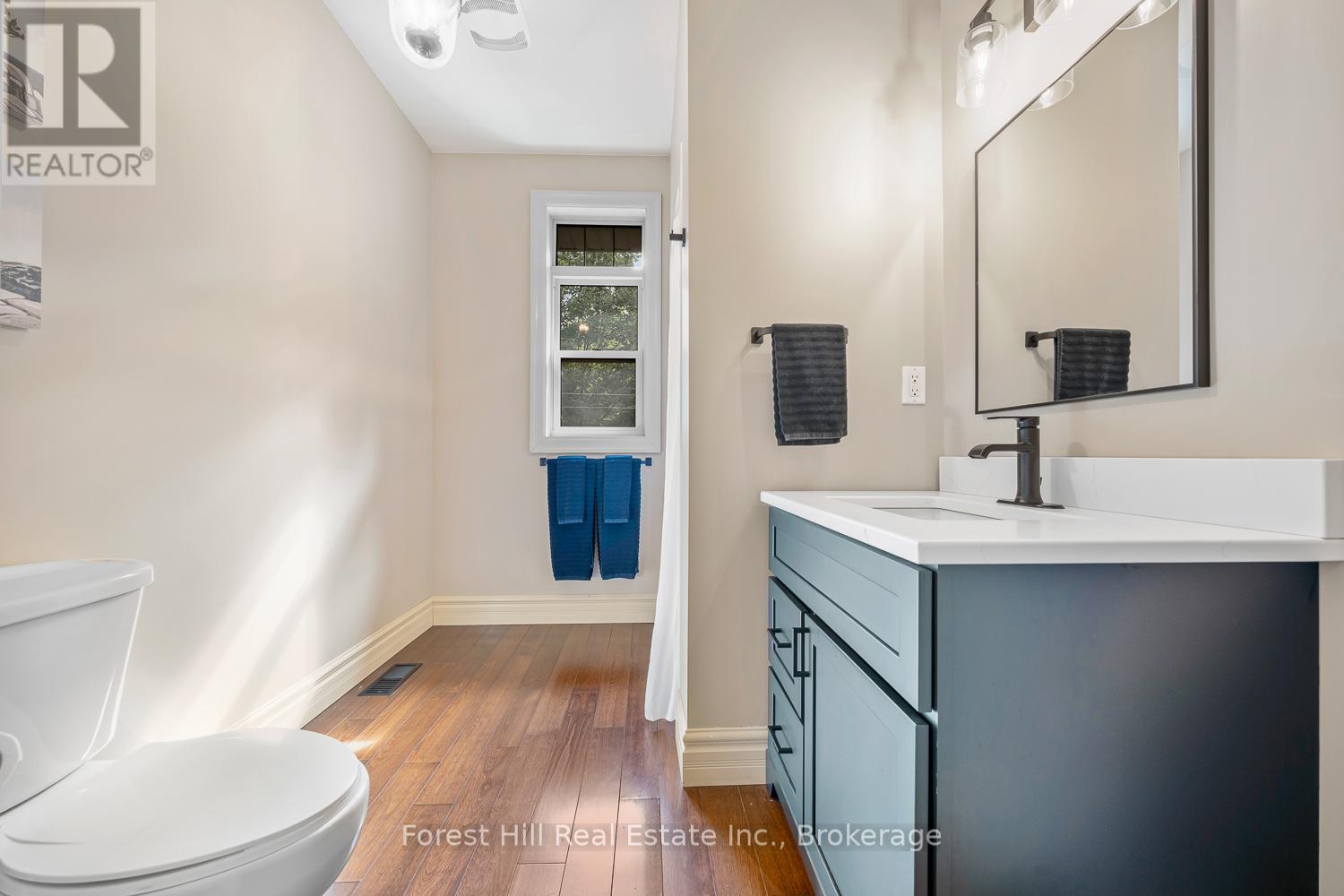 37 Parkway Avenue, Mcdougall, Ontario  P0G 1G0 - Photo 14 - X12405705