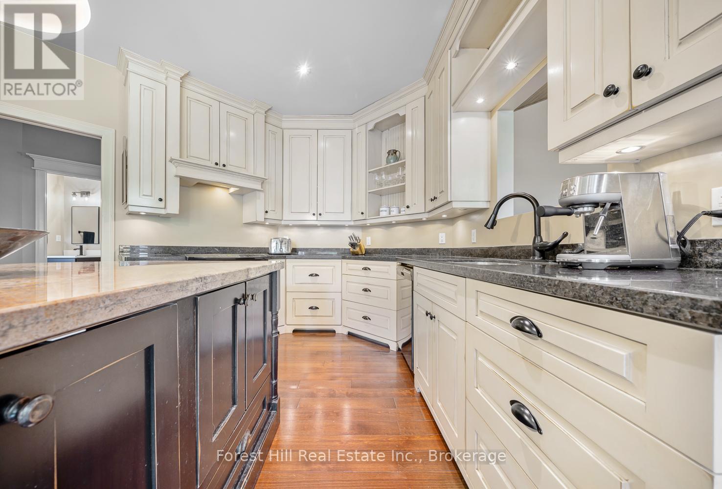 37 Parkway Avenue, Mcdougall, Ontario  P0G 1G0 - Photo 18 - X12405705