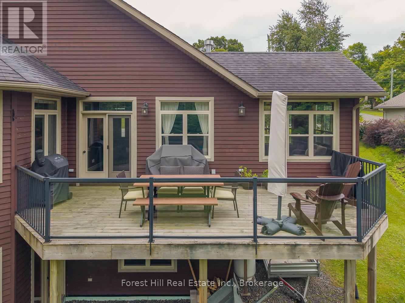 37 Parkway Avenue, Mcdougall, Ontario  P0G 1G0 - Photo 4 - X12405705