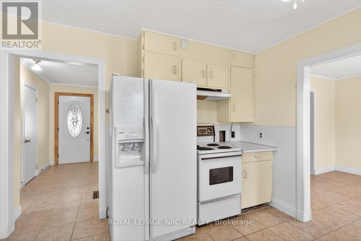 430 Clare Avenue, Welland, Ontario  L3C 3B3 - Photo 12 - X12605850