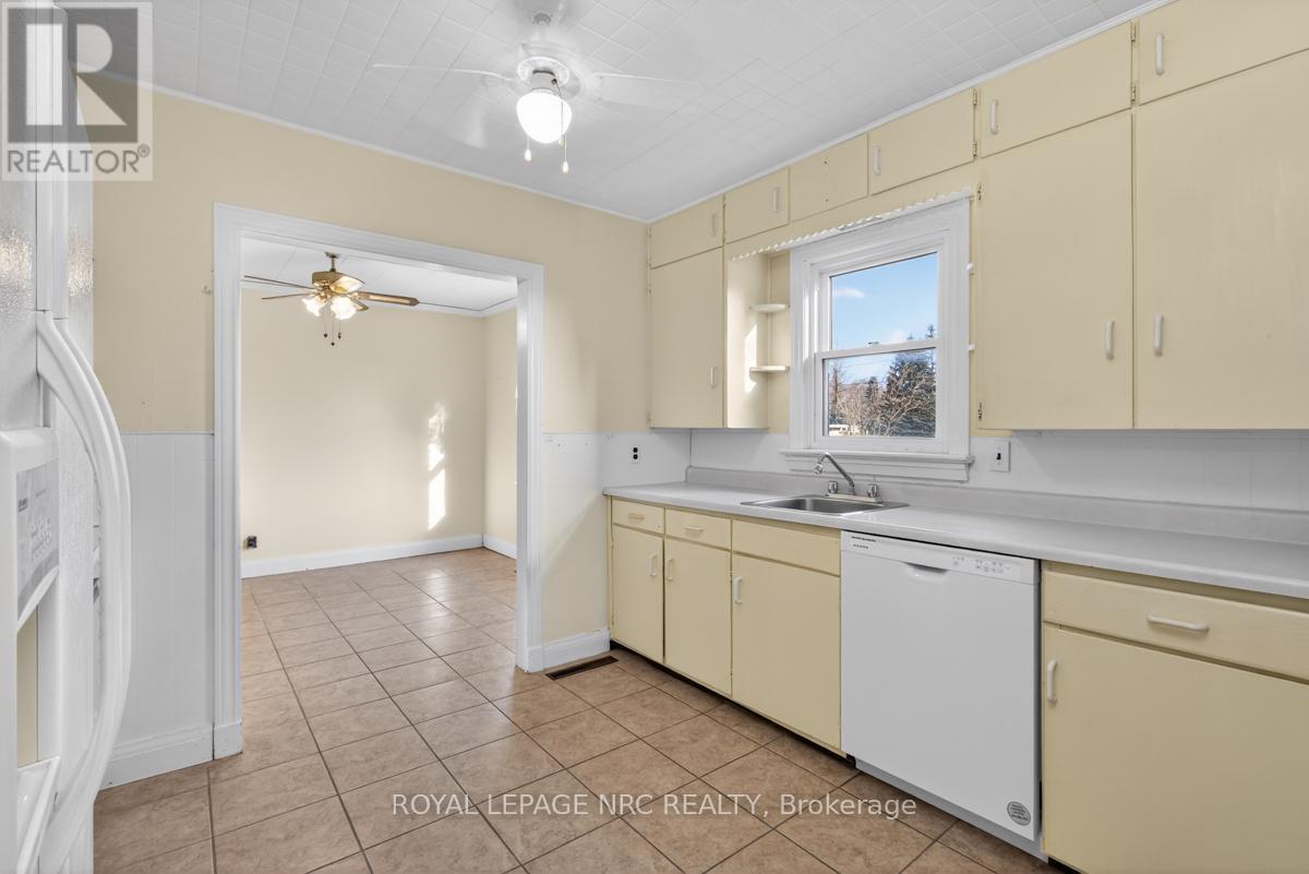 430 Clare Avenue, Welland, Ontario  L3C 3B3 - Photo 14 - X12605850