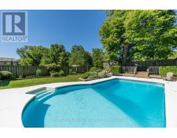 36 MEGAN AVENUE, Toronto, Ontario