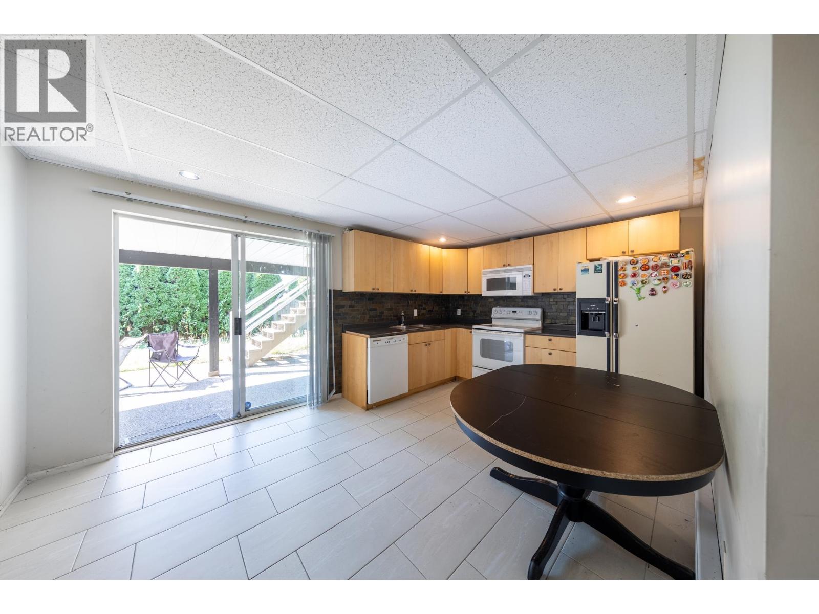 2562 Fuchsia Place, Coquitlam, British Columbia  V3E 2M7 - Photo 38 - R3072470