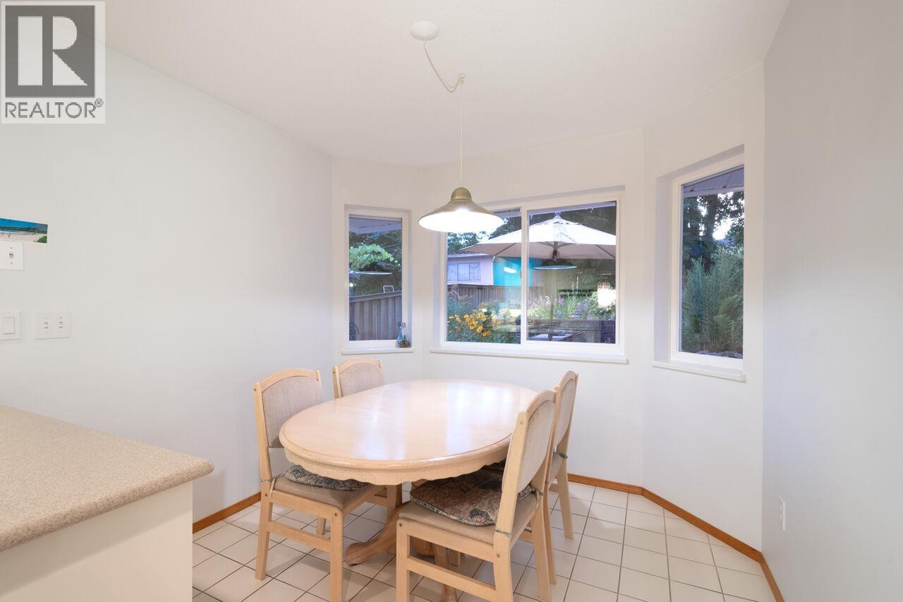937 Westmount Drive, Port Moody, British Columbia  V3H 1K8 - Photo 12 - R3072474