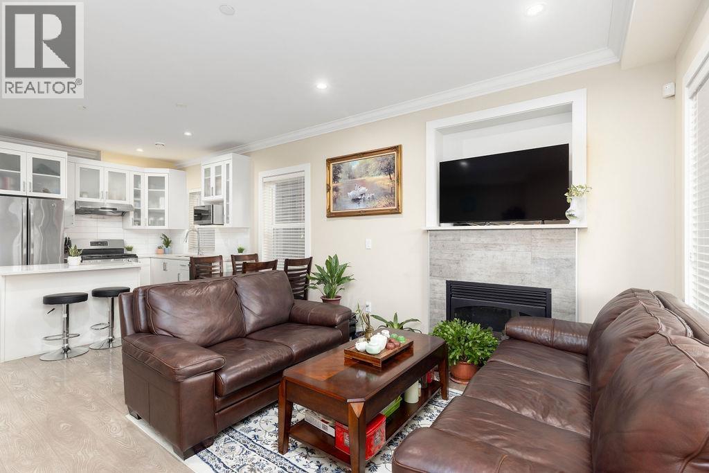 201 4577 Slocan Street, Vancouver, British Columbia  V5R 1Z8 - Photo 3 - R3072435