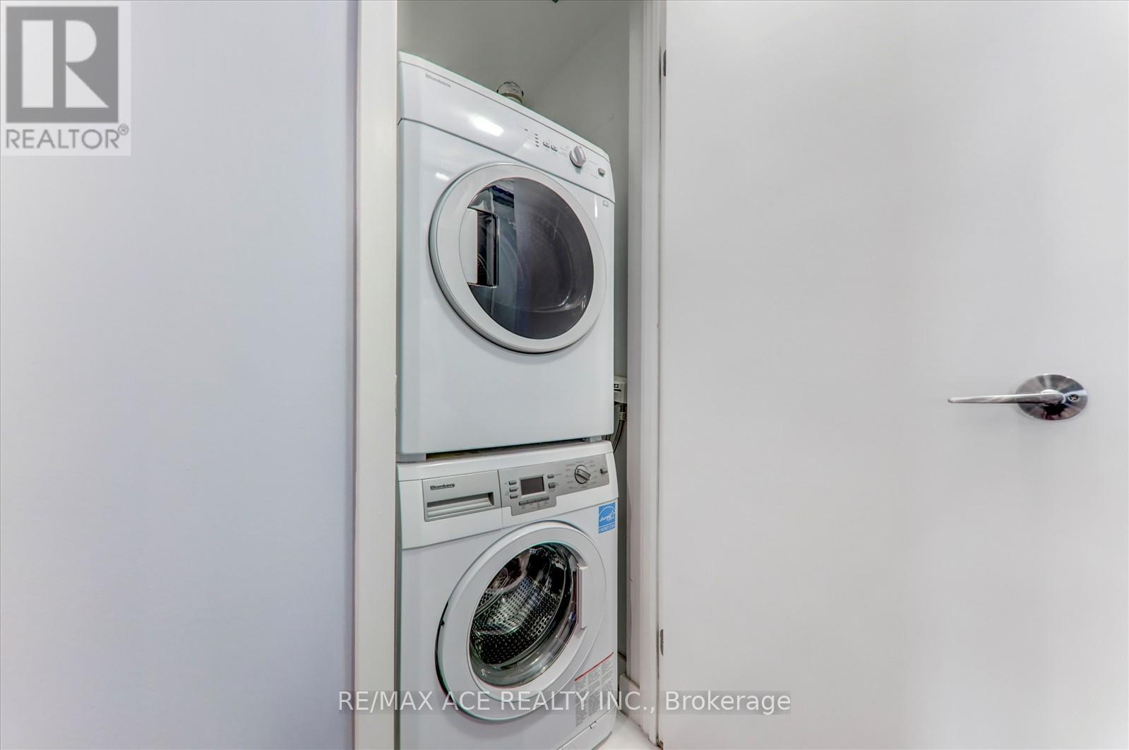 3905 - 14 York Street, Toronto, Ontario  M5J 0B1 - Photo 12 - C12605822