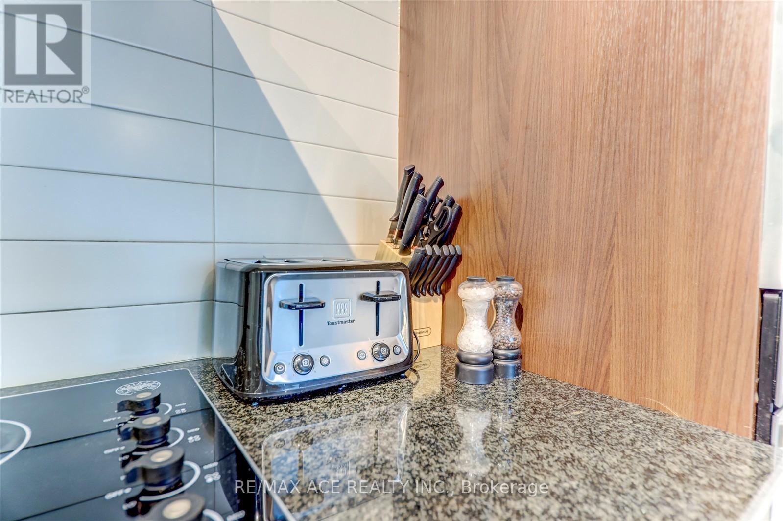 3905 - 14 York Street, Toronto, Ontario  M5J 0B1 - Photo 15 - C12605822